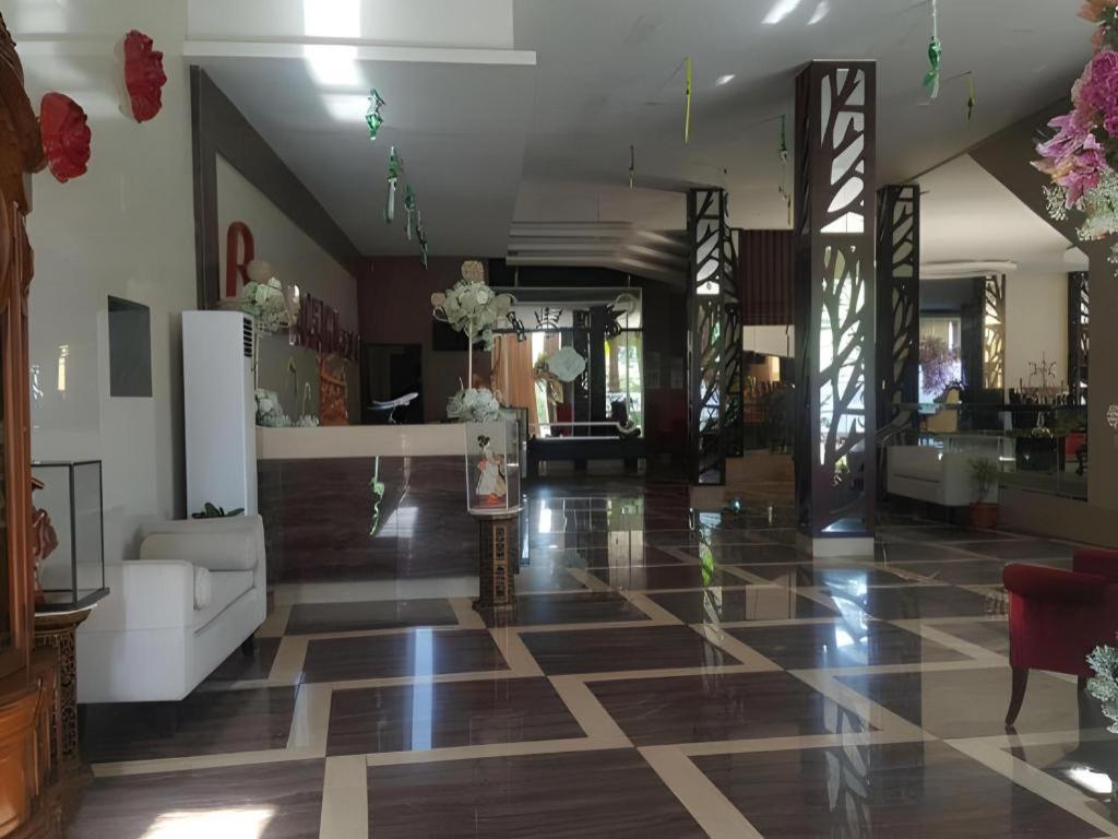 The Belagri Hotel And Convention Sorong Exterior foto